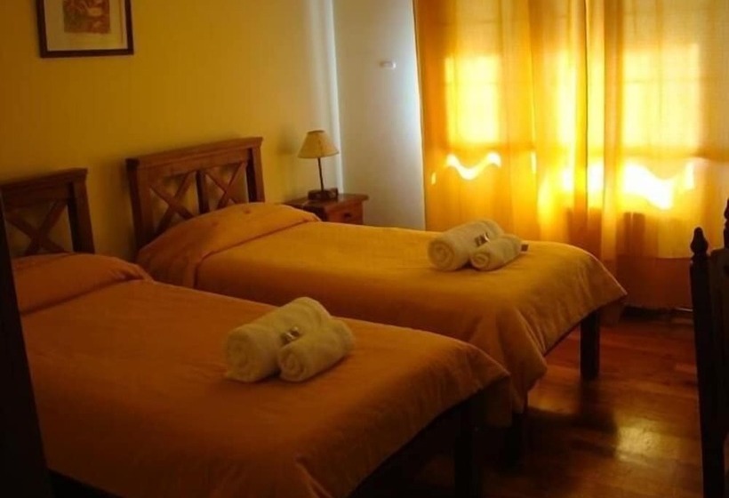 اتاق استاندارد یک نفره, Hosteria Miyazato Inn