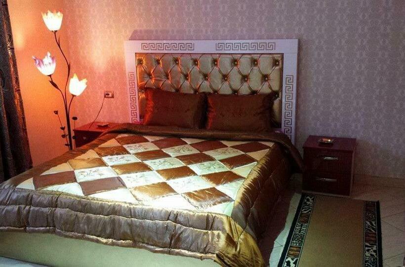 스탠다드 트리플 룸, Buza