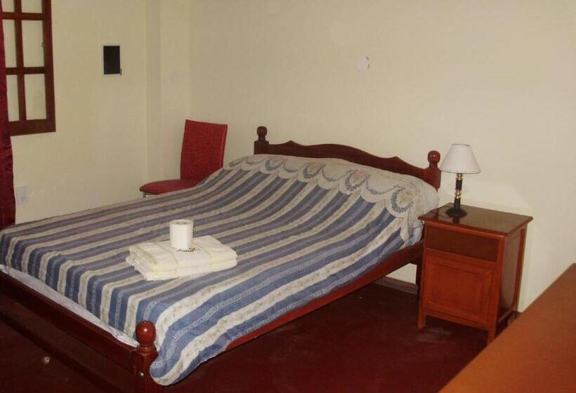 اتاق خانوادگی, Hostal Benjamin