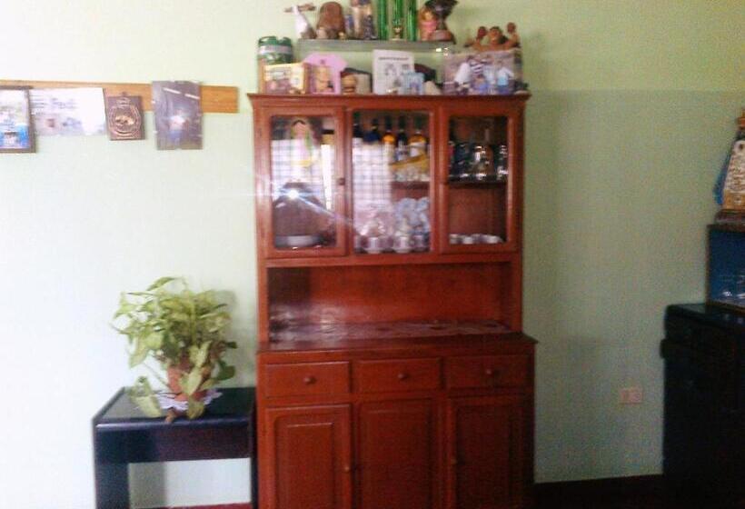 Дом 2 Спальни, Hostal Benjamin