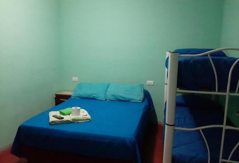 اتاق خانوادگی, Hostal Benjamin