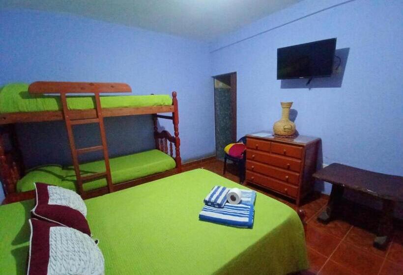 اتاق استاندارد چهار تخته, Hostal Benjamin