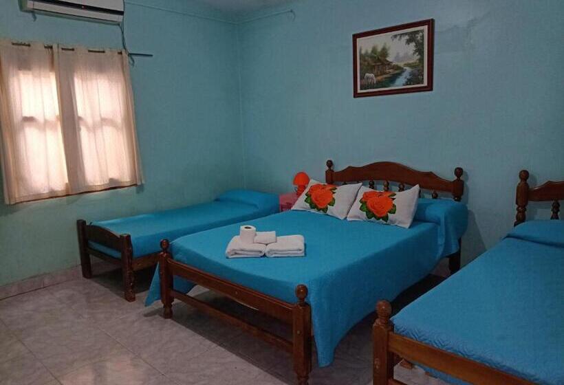 خانه 2 خوابه, Hostal Benjamin