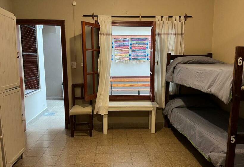 تختخواب در اتاق مشترک, Ferienhaus Hostel Salta
