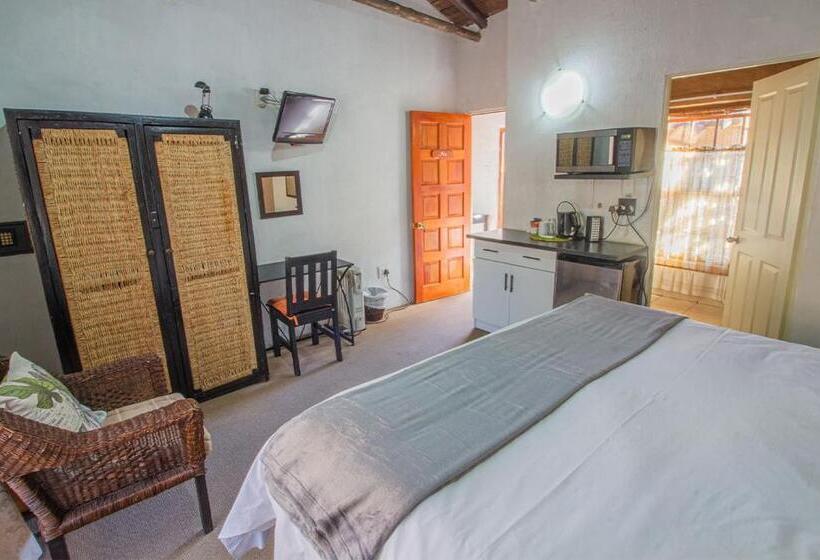 Quarto Estandar, Charlie S Spot   The Gardens With Solar Electricity