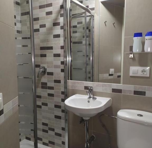 اتاق استاندارد سه نفره, Pension Azahar