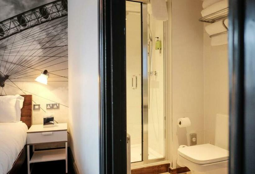 Quarto Estandar, The Wellington