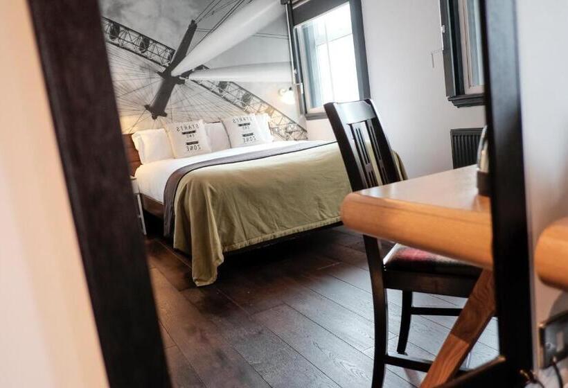 Quarto Estandar, The Wellington