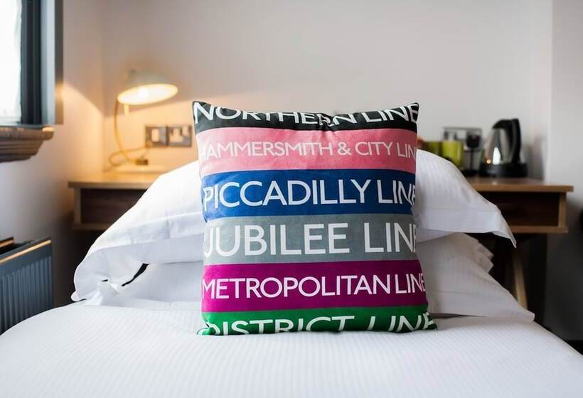 Quarto Estandar, The Wellington