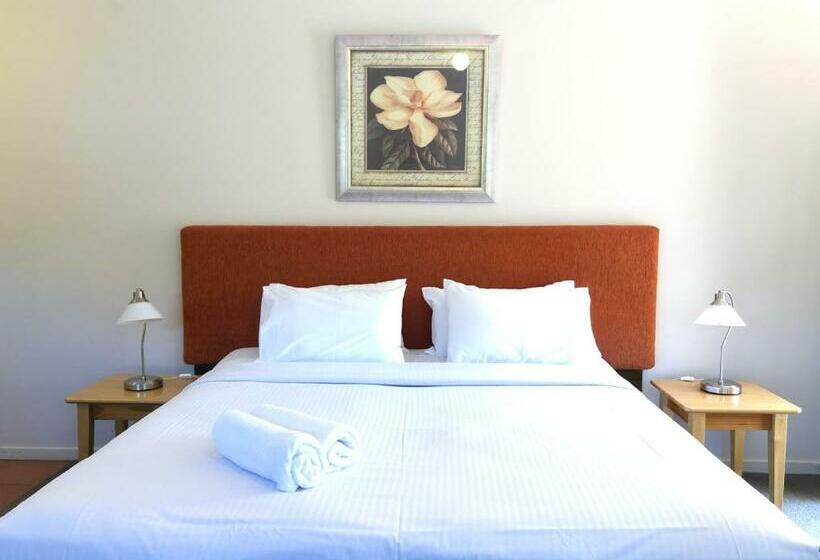 스탠다드 룸 킹사이즈 침대, Higgins Lane Motel