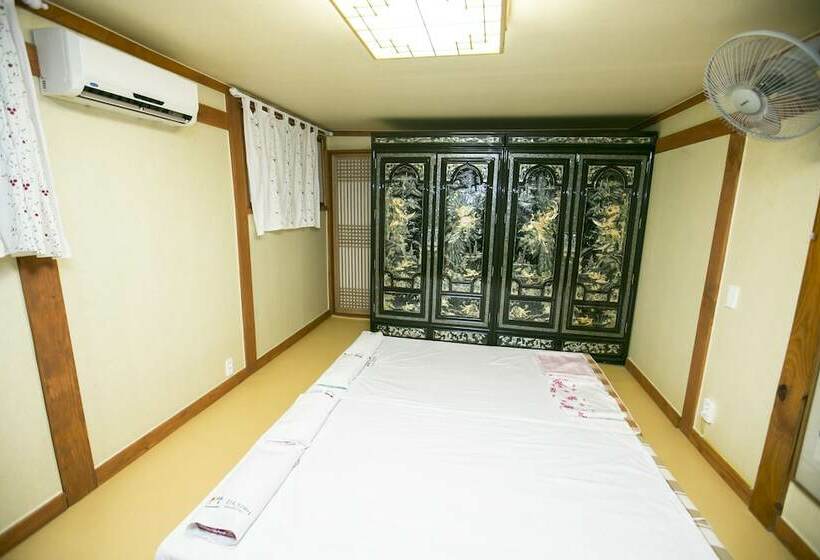 اتاق خانوادگی, Bukchonmaru Hanok Guesthouse