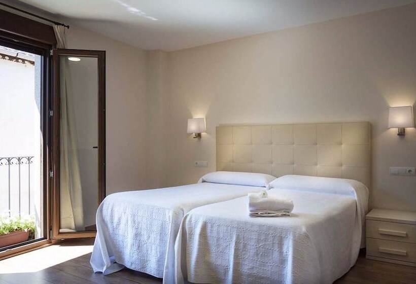 Quarto Triplo Comfort, Molina Real