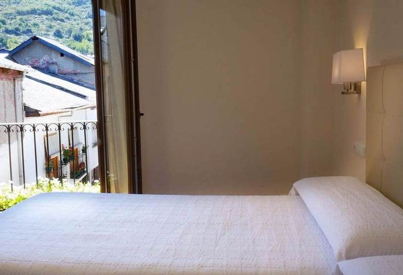 Quarto Triplo Comfort, Molina Real