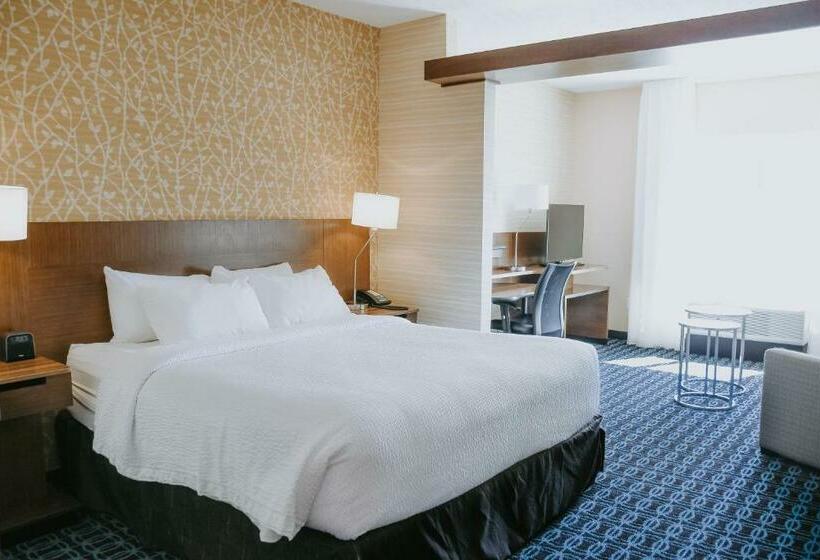 Люкс Кровать Кинг, Fairfield Inn & Suites By Marriott Lincoln Airport