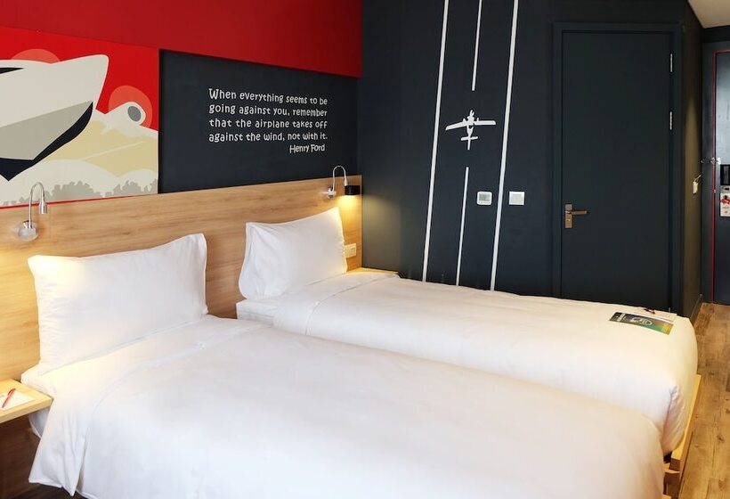 Quarto Estandar, Ibis Saigon Airport