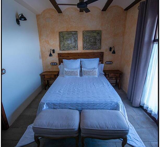 小型套房带阳台, Posada Al Vent   Adults Only