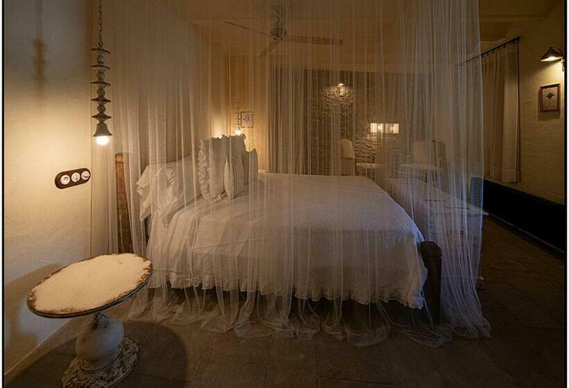 带大床的小型套房, Posada Al Vent   Adults Only