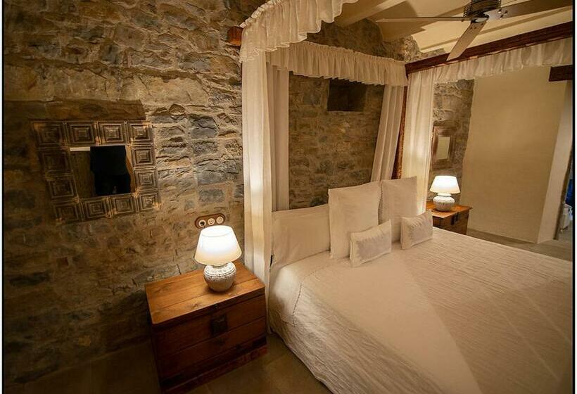 带露台的套间, Posada Al Vent   Adults Only