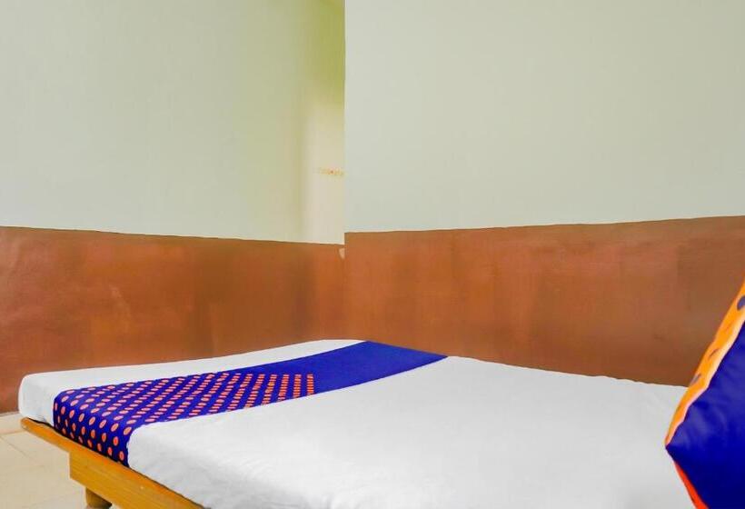 Трехместный Номер Классика, Oyo Shetkari Mala Hotel & Lodging