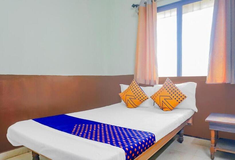 Трехместный Номер Классика, Oyo Shetkari Mala Hotel & Lodging