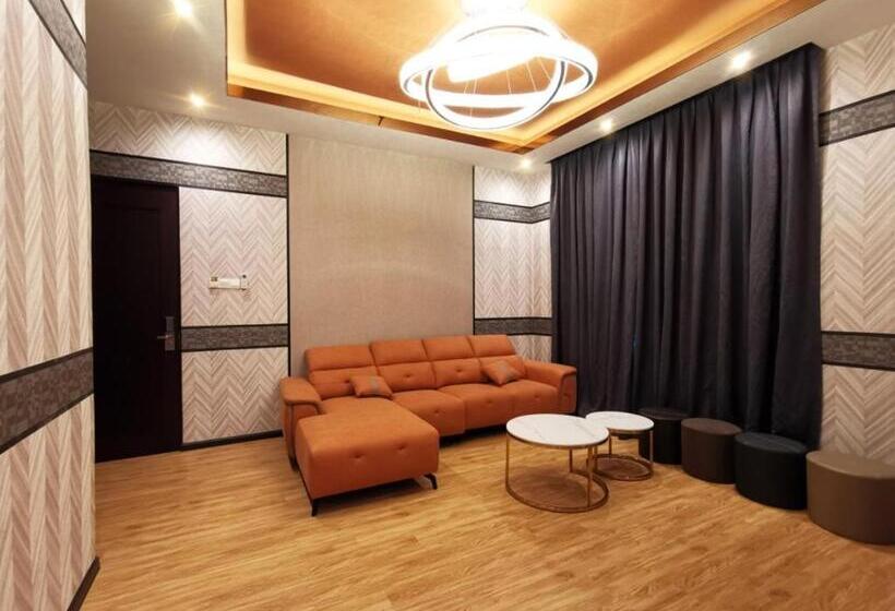 Представительский люкс с балконом, Villa Chee
