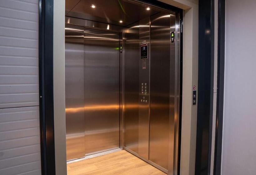 Quarto Estandar, Diamonds