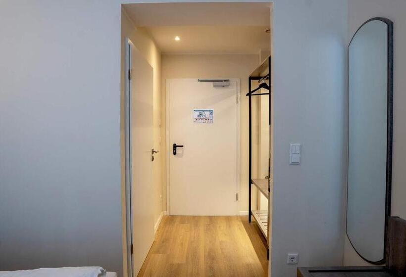 Quarto Estandar, Diamonds