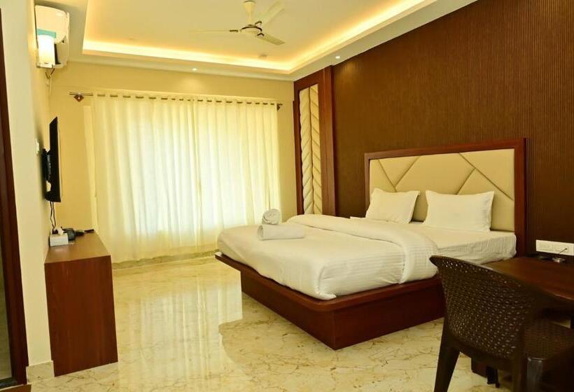Президентский Люкс, Downtown Pr Groups Raashi Residency