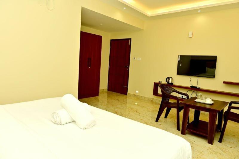 Номер Стандарт, Downtown Pr Groups Raashi Residency