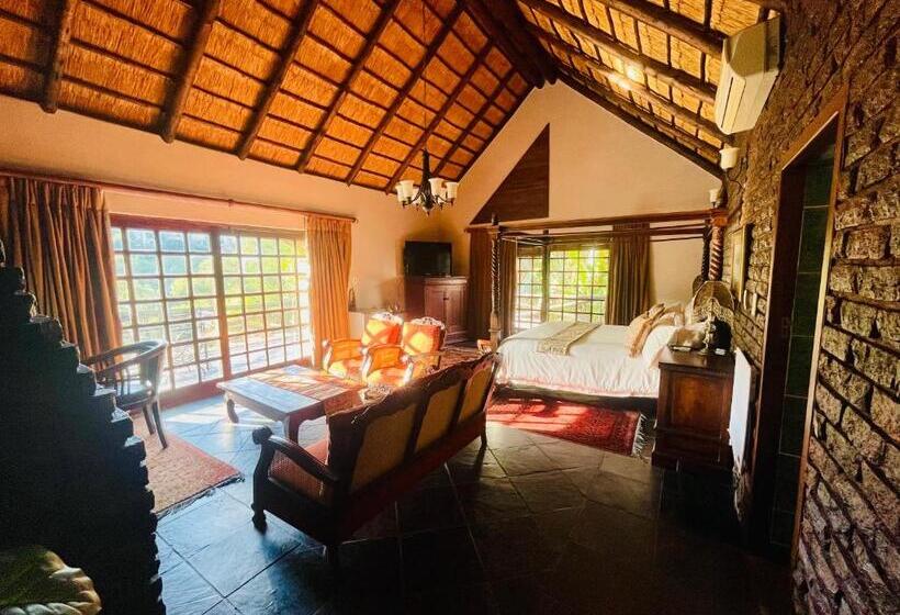 Президентский Люкс, Pretoria Mansion Coral Tree Inn