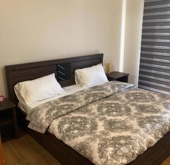 سوییت اجرایی, Central Park  The Room