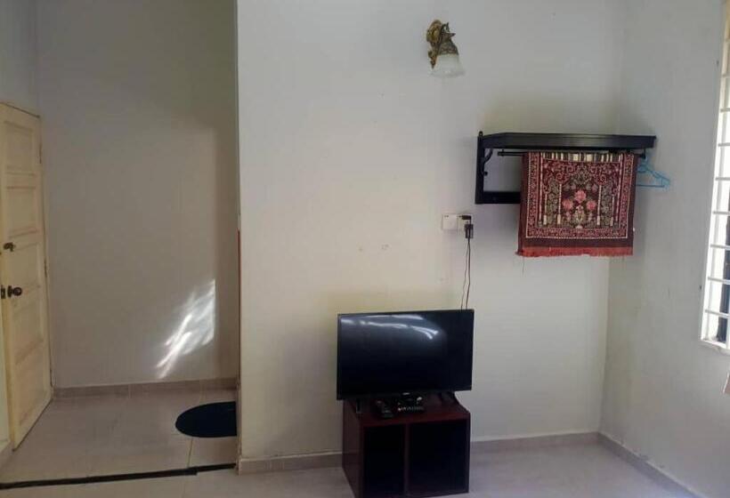 Номер Стандарт, D  Bunga Hotel Bukit Bunga Bilik Standard Queen