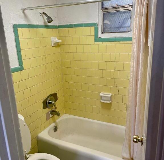 Quarto Estandar Cama King, Downtown Motel