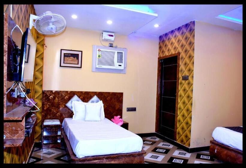 اتاق استاندارد, Shri Murari Relax Inn Pg