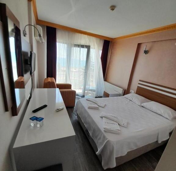 اتاق استاندارد با چشم‌انداز دریا, Lopera Beach