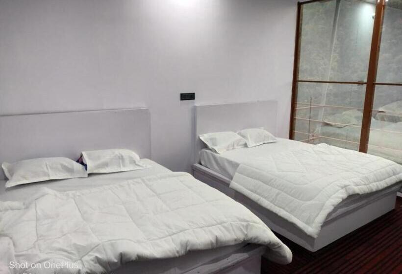 4인용 스탠다드 룸, Kedar Hill Resort Sonprayag