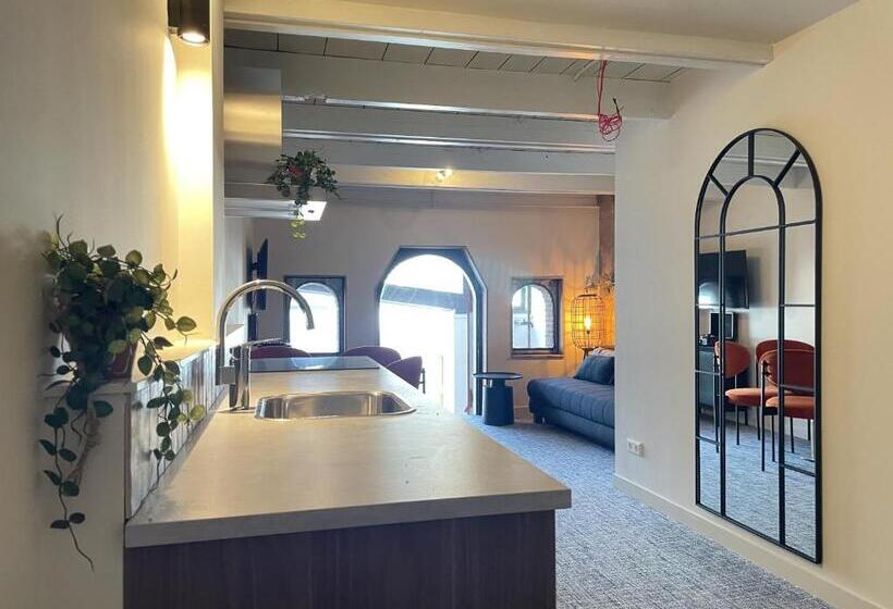 اتاق سوپریور خانوادگی, Grapèlli Boutique
