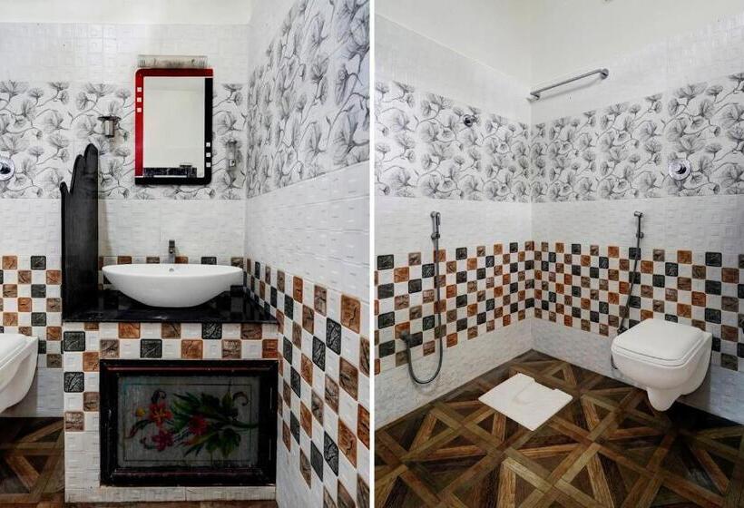 Трехместный Номер Классика, Oyo Jk Homes