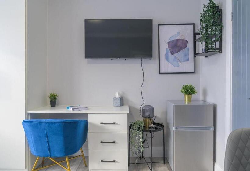 Номер Deluxe, 12 Elmwood