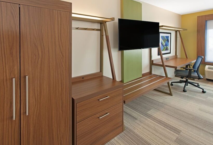 套房, Holiday Inn Express & Suites   Sterling Heights Detroit Area, An Ihg