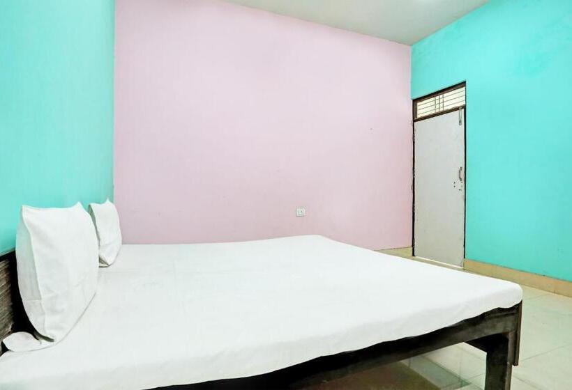Номер Стандарт, Oyo V K Guest House