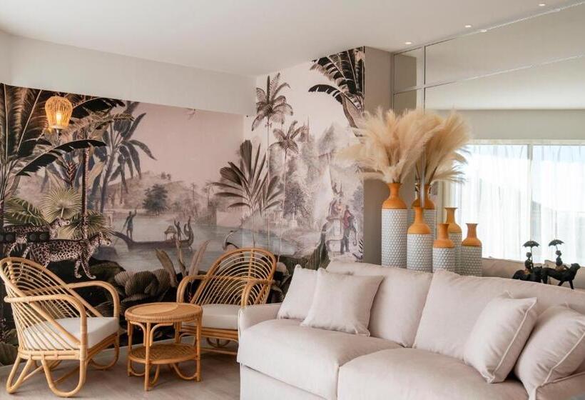 1 Bedroom Penthouse Apartment, Résidence Hôtelière Chambord Au Coeur De Menton   Entièrement Rénovée