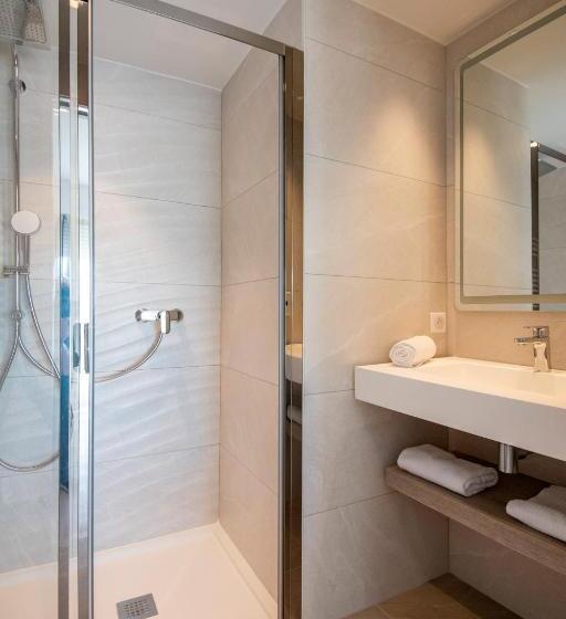 1 Bedroom Penthouse Apartment, Résidence Hôtelière Chambord Au Coeur De Menton   Entièrement Rénovée