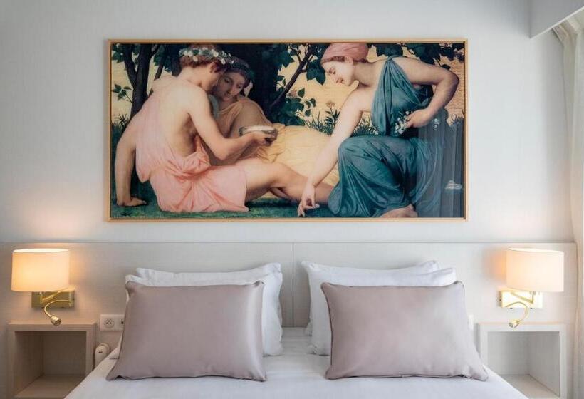 1 Bedroom Penthouse Apartment, Résidence Hôtelière Chambord Au Coeur De Menton   Entièrement Rénovée