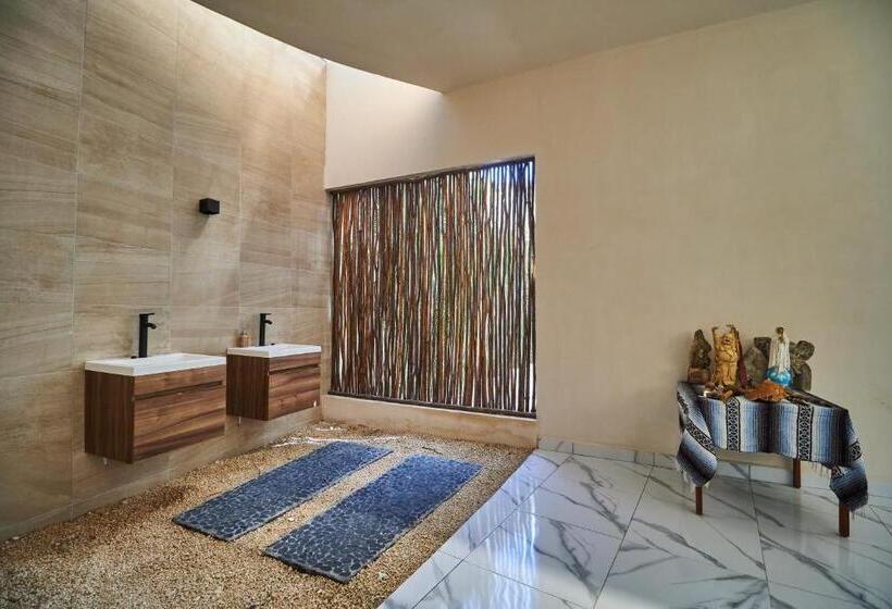 スタンダードルーム, Stylish Studio With Exclusive Amenities, Private Balcony With Bathtub, Shared Swimming Pool And Spa