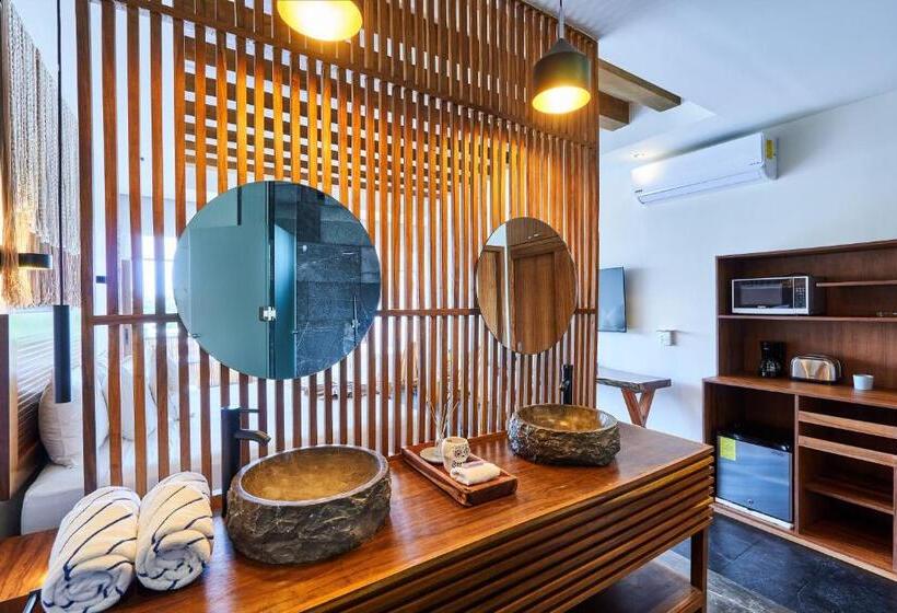 スタンダードルーム, Stylish Studio With Exclusive Amenities, Private Balcony With Bathtub, Shared Swimming Pool And Spa