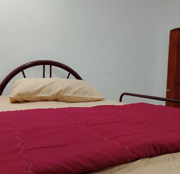 Кровать в Общей Комнате, Lawer Guesthouse