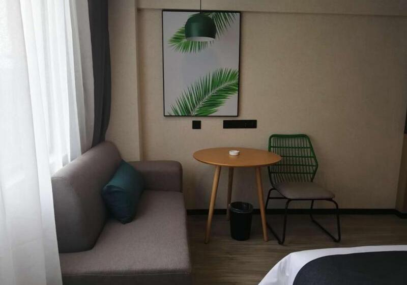 Трехместный Номер Superior, Thank Inn Chain Hotel Yongzhou Dao County Binhe Road