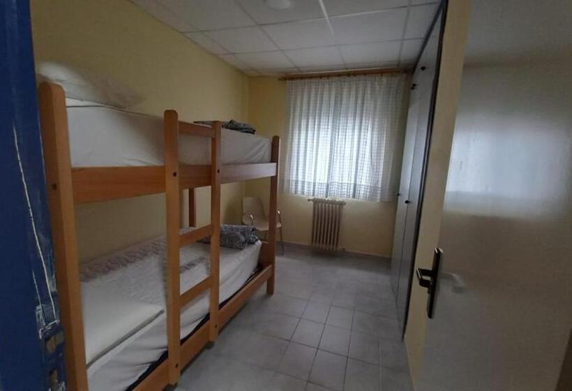 带共用浴室的标准房间, Albergue De Villamanín