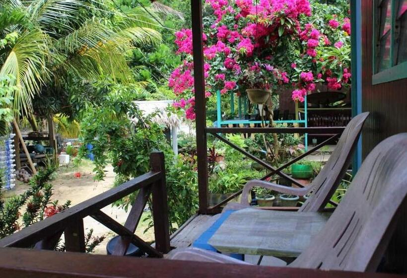 کلبه ییلاقی, Ella S Place Salang Tioman